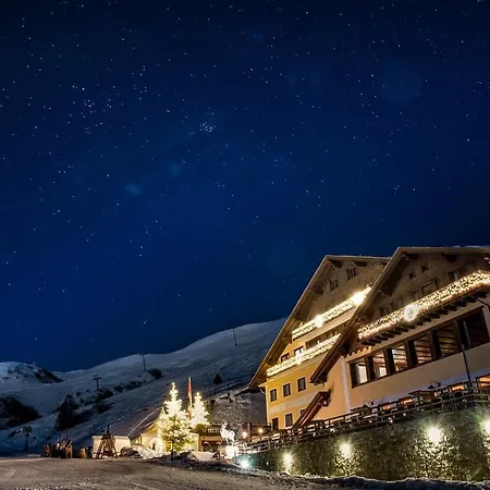 Ξενοδοχείο Salastrains 3*